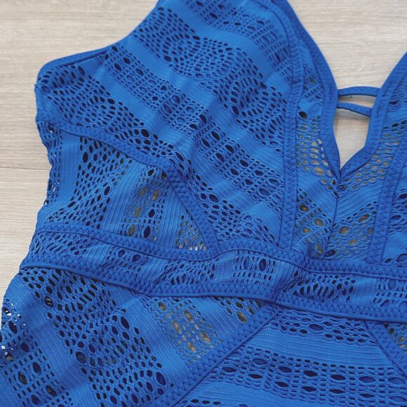 BECCA Virtue Color Play Crochet Show & Tell Plunge One-Piece - Women Large - New - Picture 8 of 8